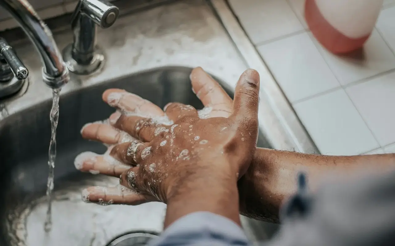 Cara Cuci Tangan 6 Langkah WHO dan Kesalahan yang Sering
